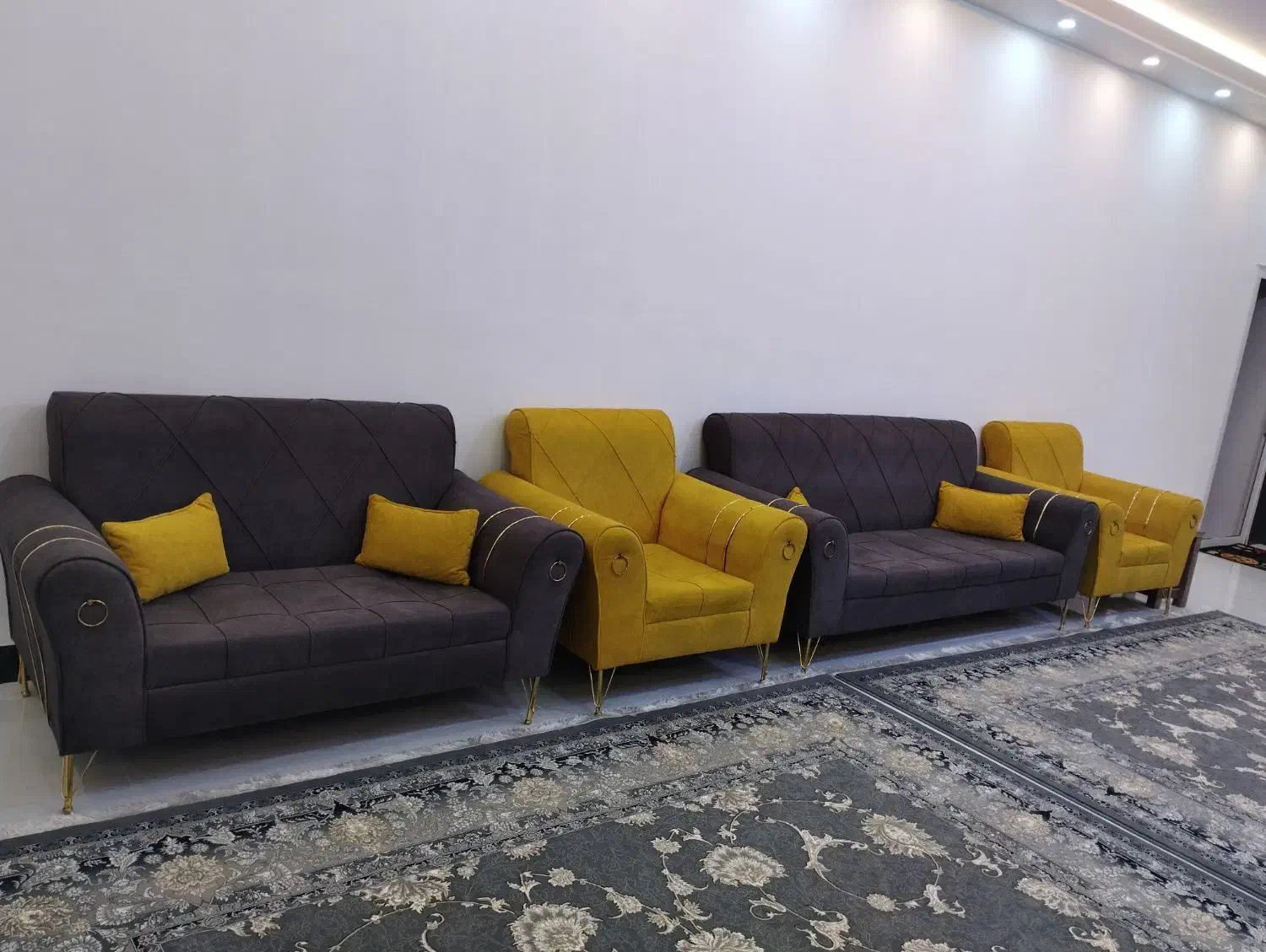 مبل زرد و طوسی|مبلمان خانگی و میز عسلی|دلوار, |دیوار