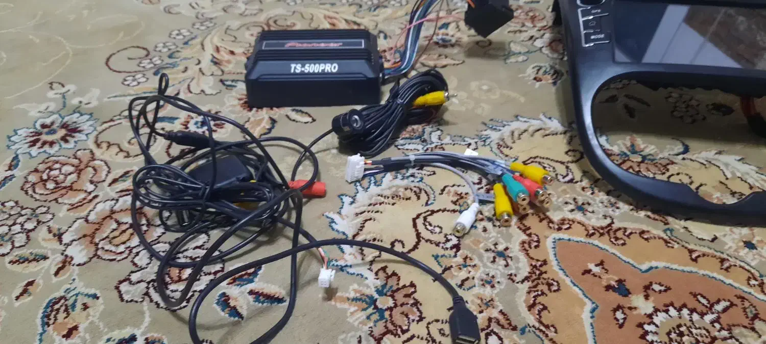 ضبط مانیتور فابریک ۲۰۶وامپلی ودوربین سنسورعقب|قطعات یدکی و لوازم جانبی|شریف‌آباد, |دیوار