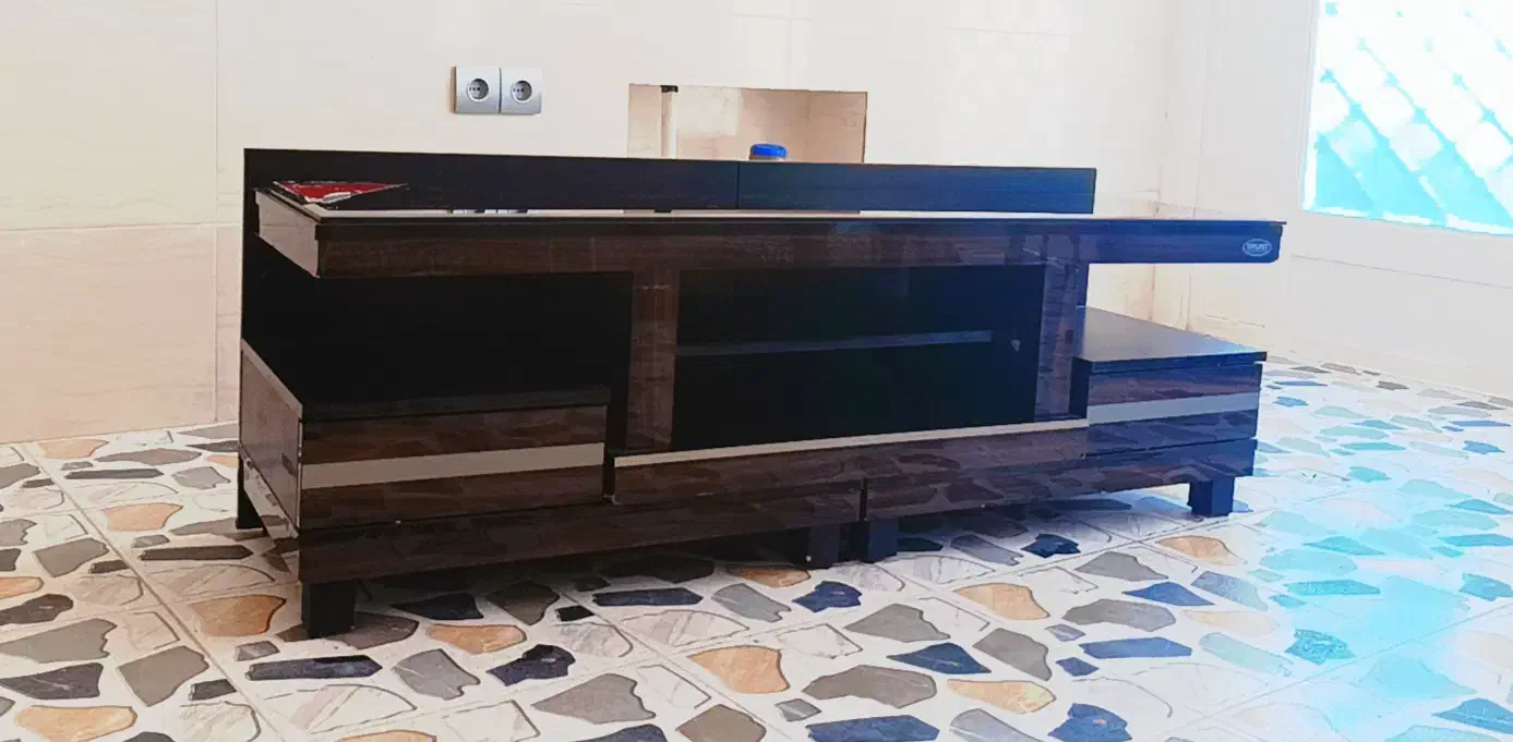 میز تلویزیون.فریزر.یخچال.|میز تلویزیون|فسا, |دیوار