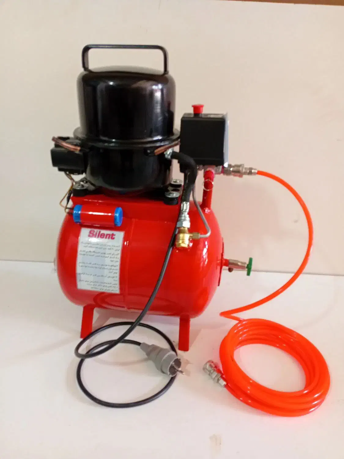 پمپ باد ۱۵ لیتری|ابزارآلات|قم, کوه سفید|دیوار