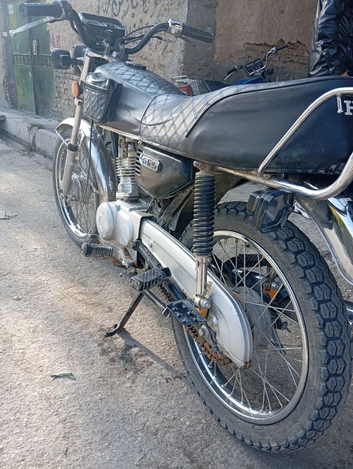 موتور سیکلت|موتورسیکلت|مرودشت, نقش رستم|دیوار