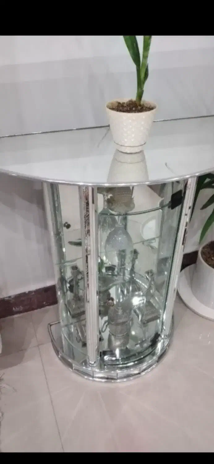 میز آینه ای|بوفه، ویترین، کنسول|قم, شهرک قدس|دیوار