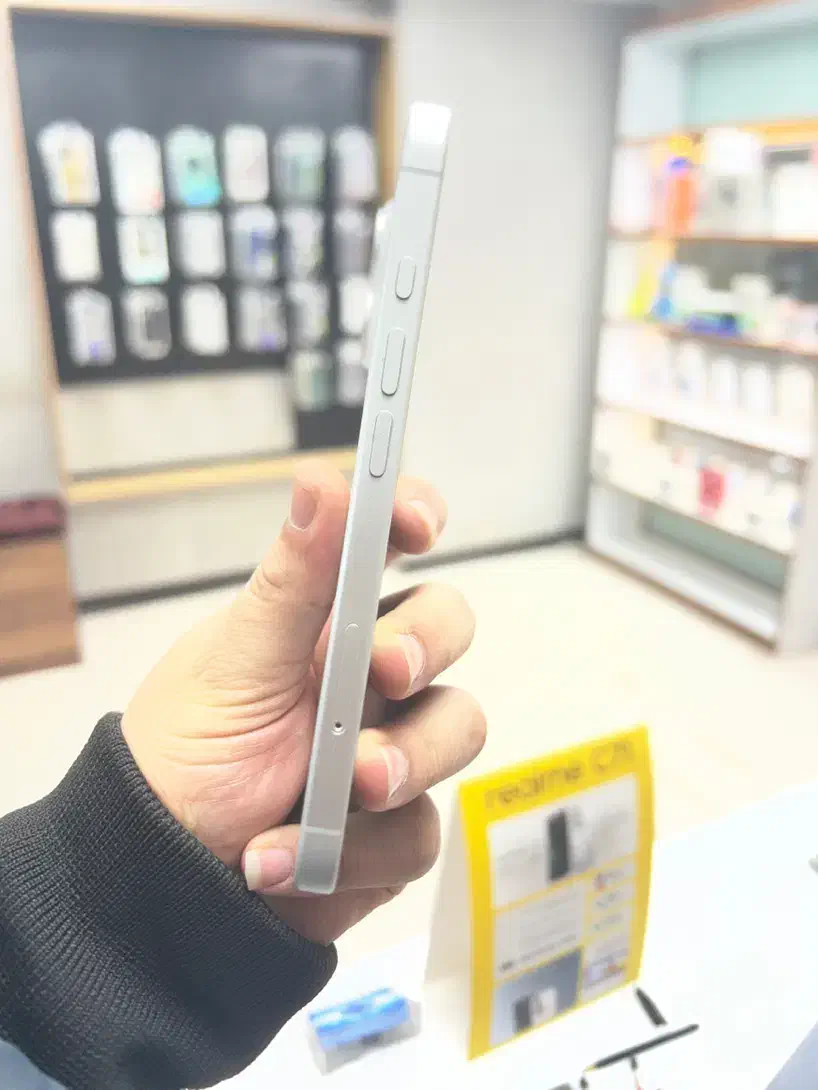 آیفون ۱۶ نرمال|موبایل|کرج, اصفهانی‌ها|دیوار