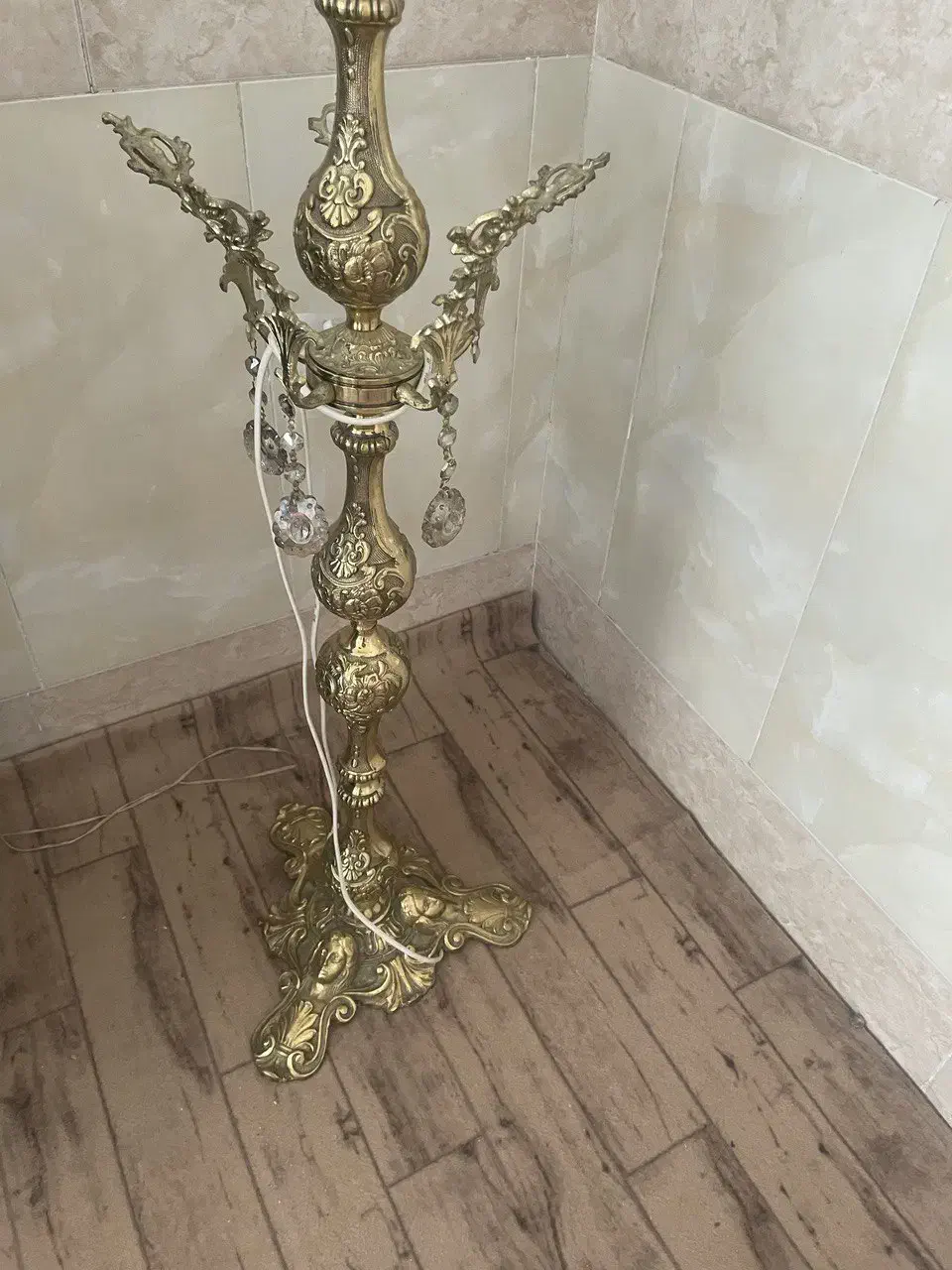 لوستر ایستاده|لوستر و چراغ آویز|قم, نیروگاه|دیوار