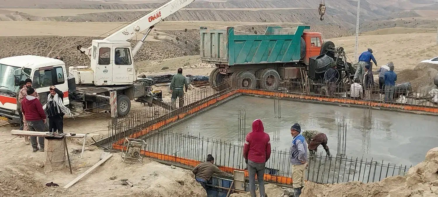 اجرای بتن ریزی با خلاطه مدیریت (فدایی)|خدمات پیشه و مهارت|بجنورد, |دیوار