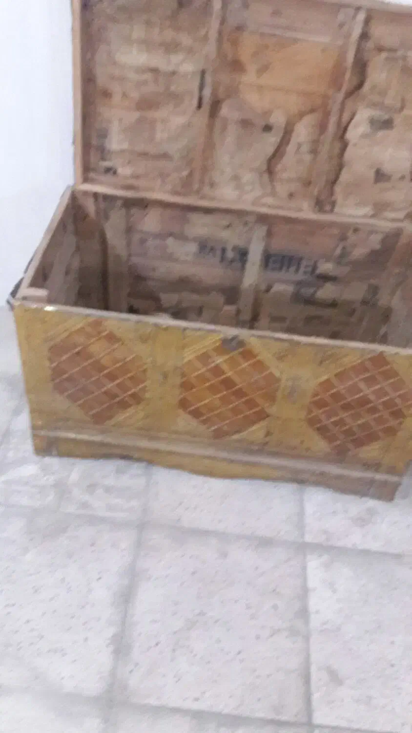 رختدان|کلکسیون اشیاء عتیقه|اراک, |دیوار