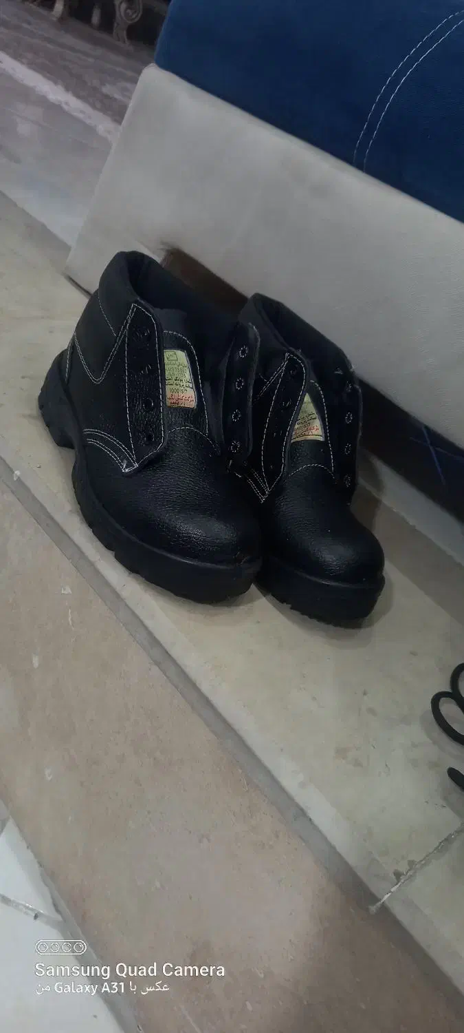 کفش کار ساق بلند|کیف، کفش، کمربند|مشکین‌دشت, |دیوار