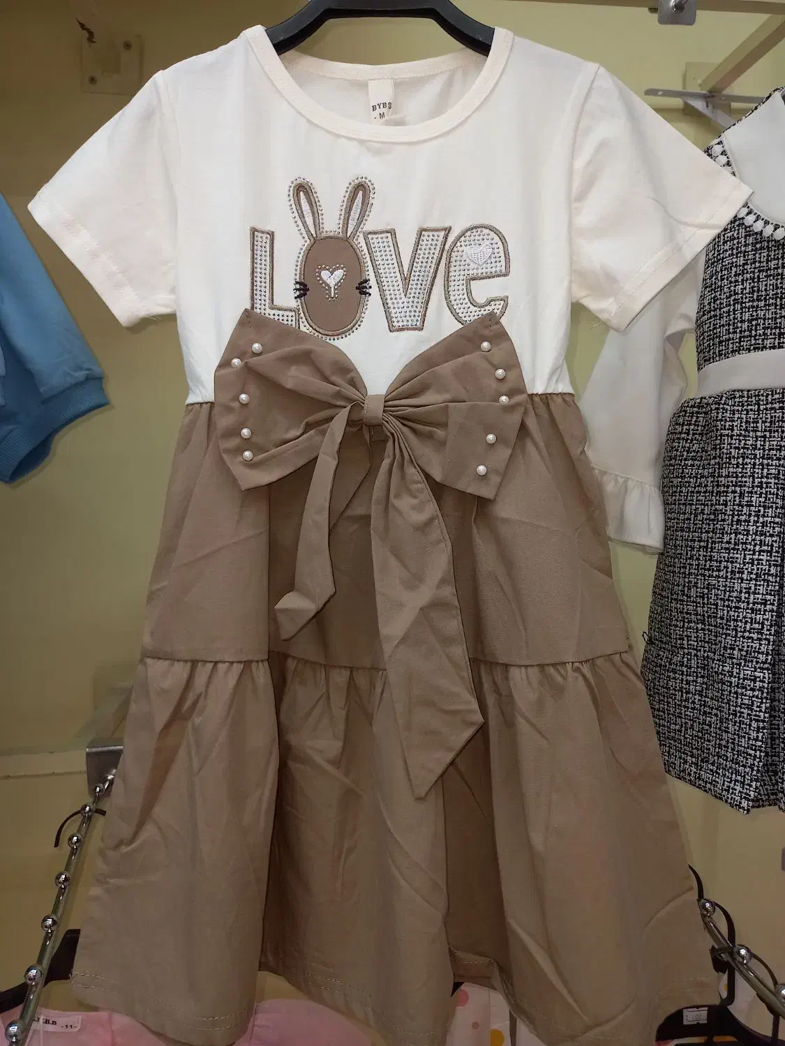 پوشاک بچگانه به قیمت فاکتور|کفش و لباس بچه|یزد, |دیوار