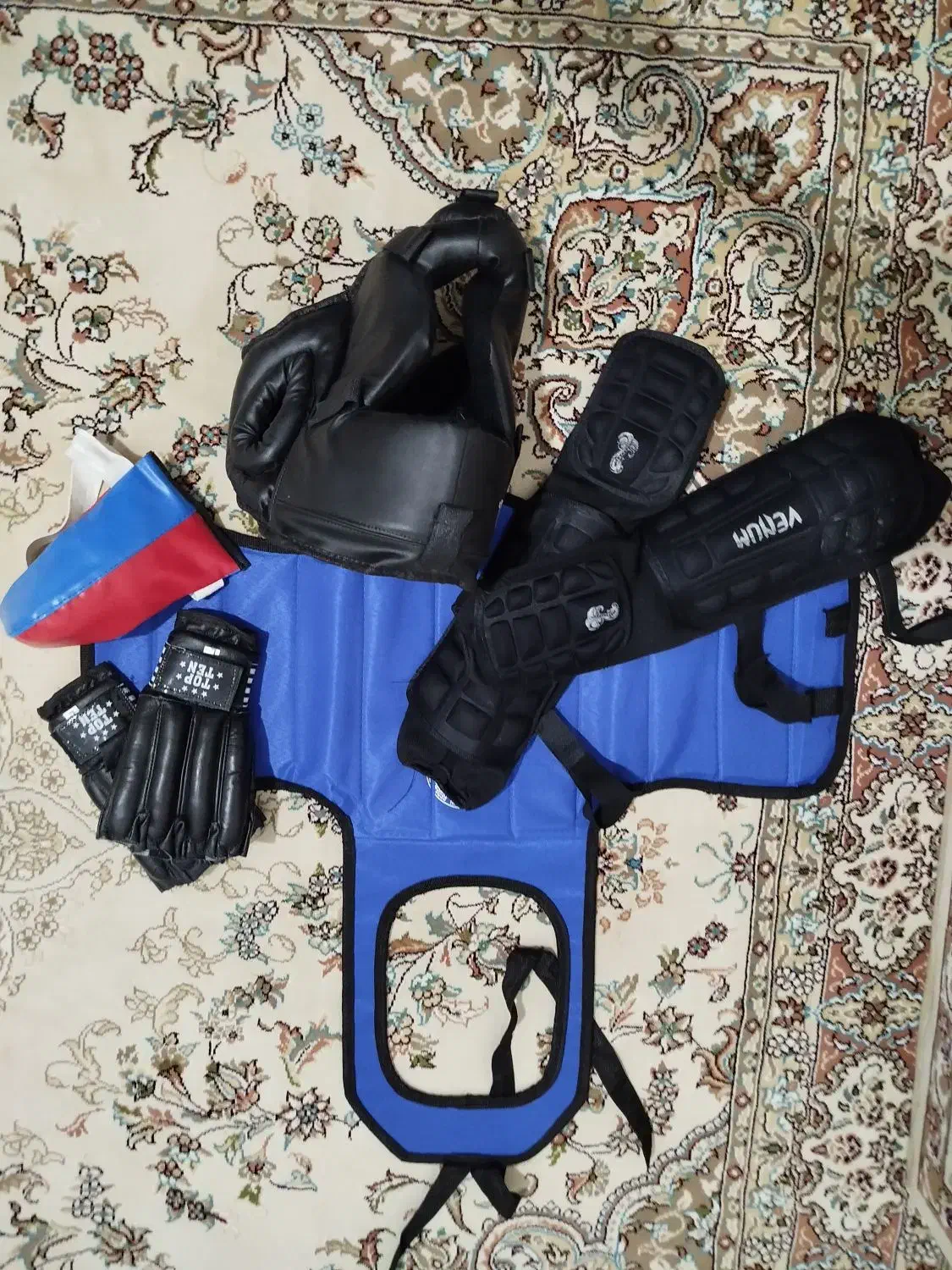 دو دست لباس کنگ فو و وسایل مبارزه|لباس|جوانرود, |دیوار