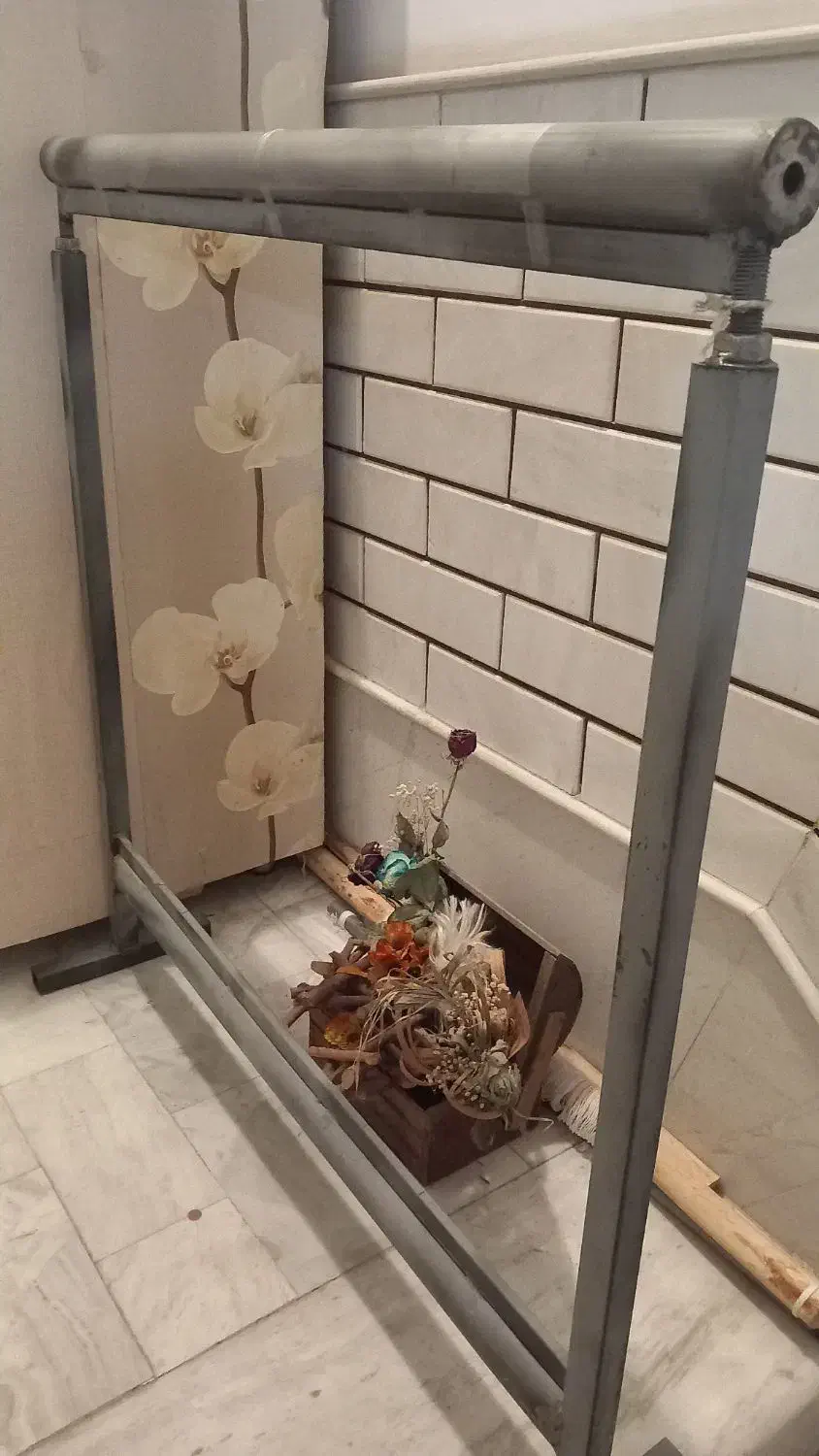 دار قالی. فرش. دستبافت|ابزارآلات|قم, قلعه عموحسین|دیوار