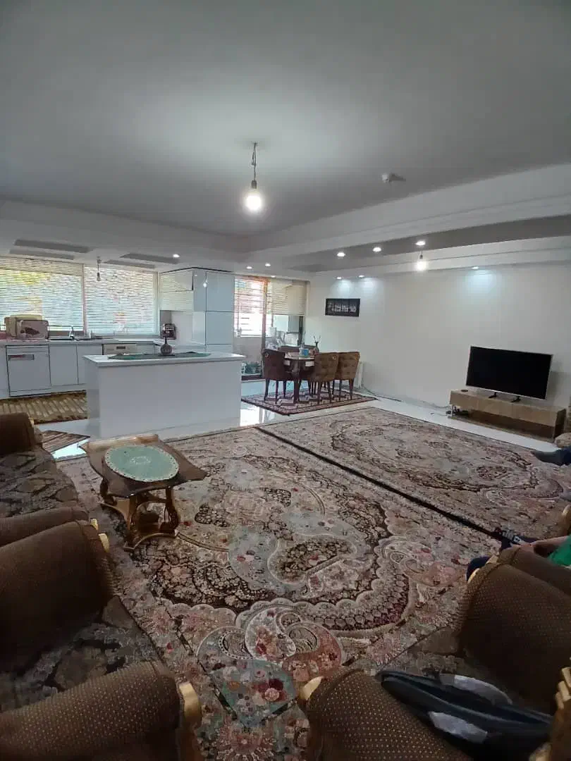 ۱۲۵ متر دو خوابه فول امکانات  خ نجات الهی