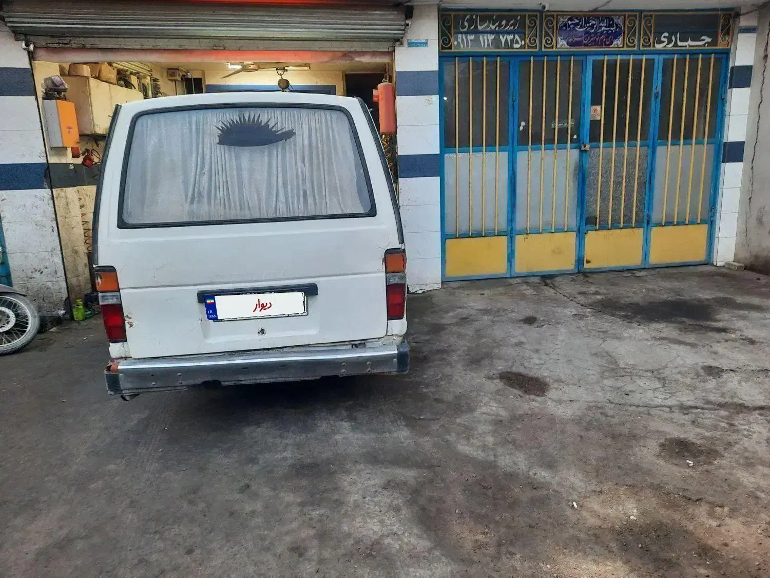 ون تویوتا هایس مدل۸۳ میلادی|خودرو سواری و وانت|اصفهان, باغ فدک|دیوار
