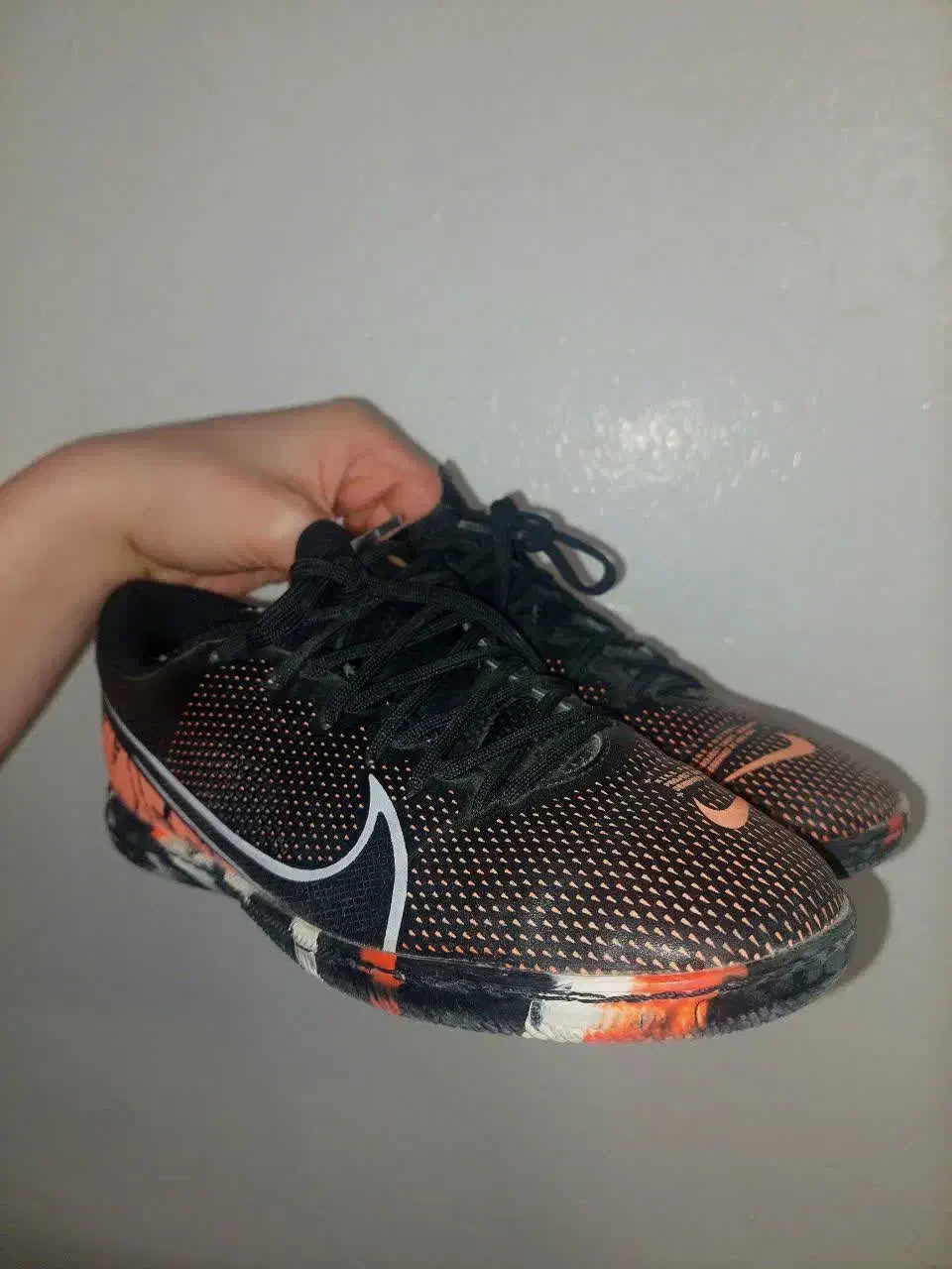 کفش فوتبال|تجهیزات ورزشی|شاهین‌شهر, مخابرات (شهید بهشتی)|دیوار