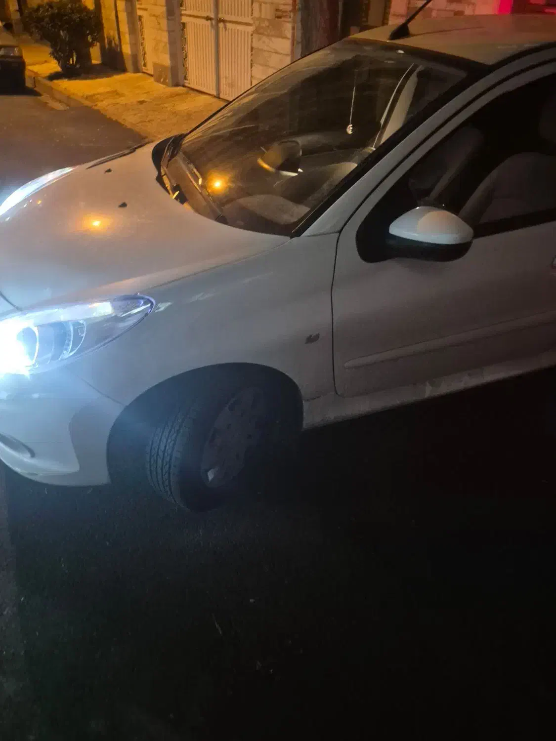 207بی رنگ کم کار|خودرو سواری و وانت|قزوین, |دیوار