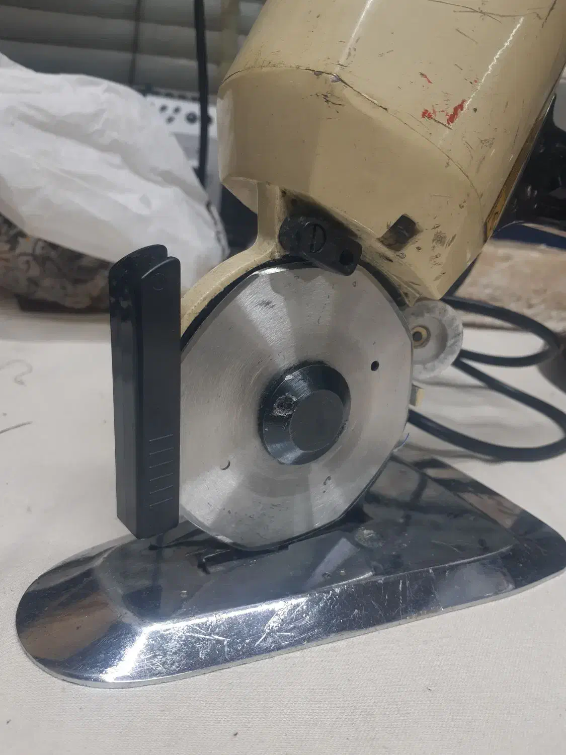 قیچی برقی|لوازم خیاطی و بافتنی|تهران, سلسبیل شمالی|دیوار