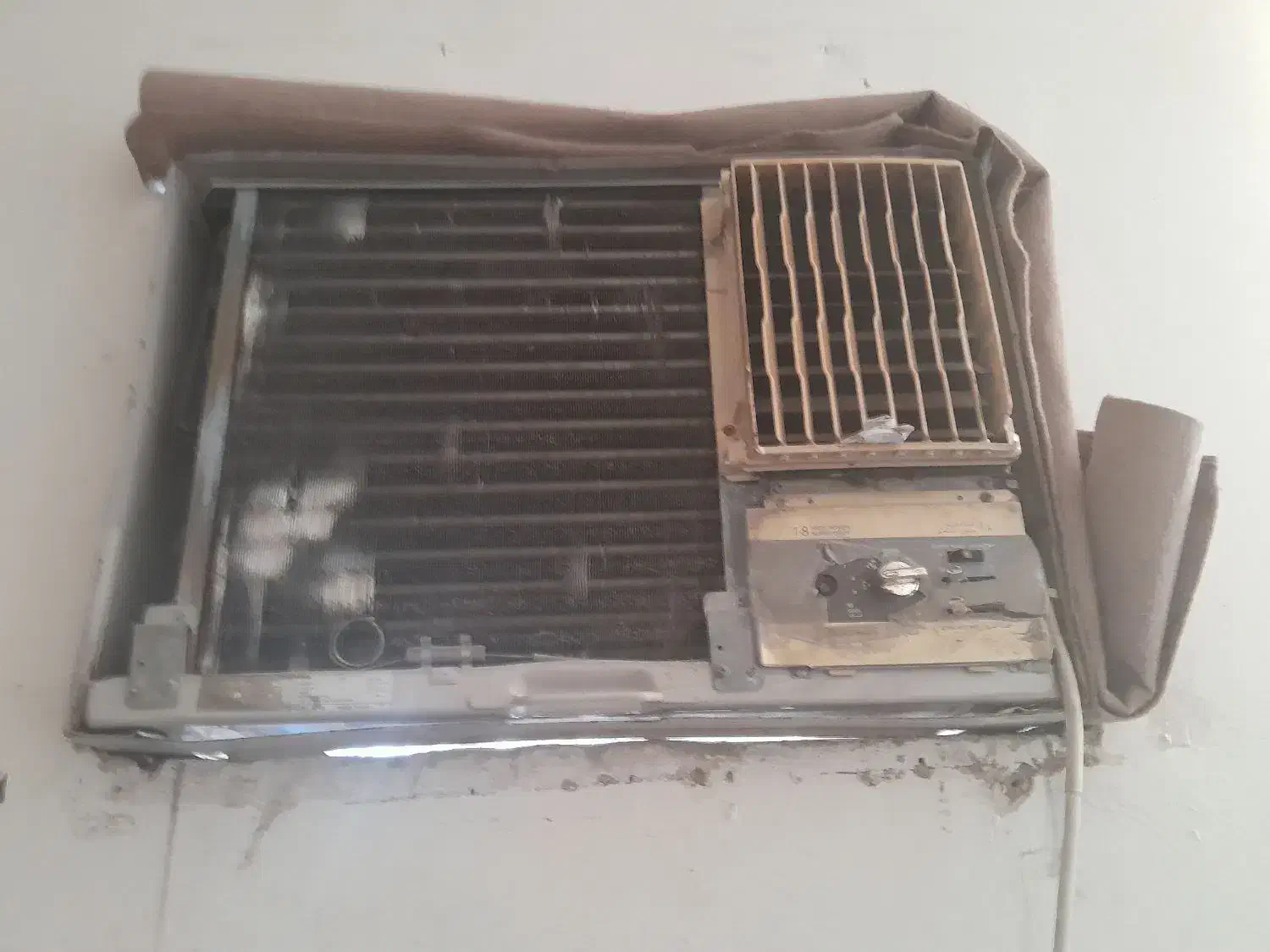 کولر پنجره ای 18هزار|کولر گازی و فنکوئل|بندر دیر, |دیوار