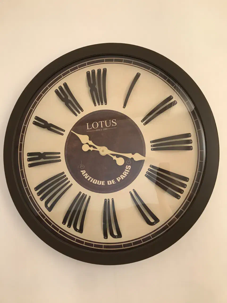 ساعت دیواری|ساعت دیواری و تزئینی|بومهن, |دیوار