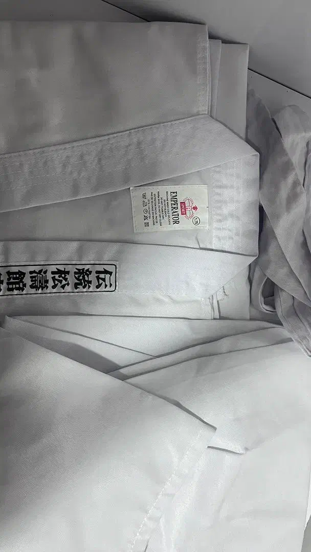 لباس ورزشی|تجهیزات ورزشی|سقز, |دیوار