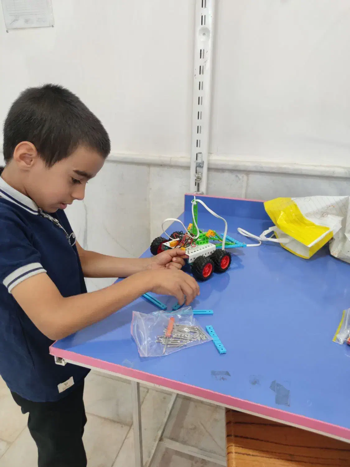 آموزش رباتیک و هوش مصنوعی ویژه دانشآموزان|خدمات آموزشی|گناباد, |دیوار