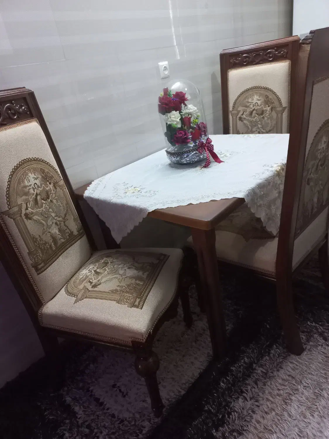 میز نهار خوری دو نفره سالم و تمیز|میز و صندلی غذاخوری|قم, زنبیل آباد|دیوار