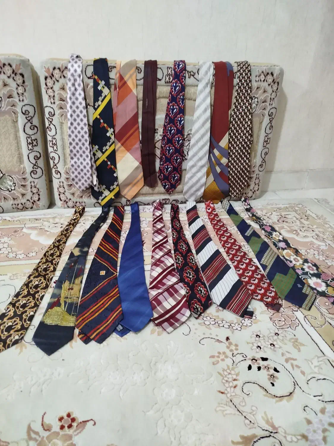 کروات|لباس|تهران, استخر|دیوار