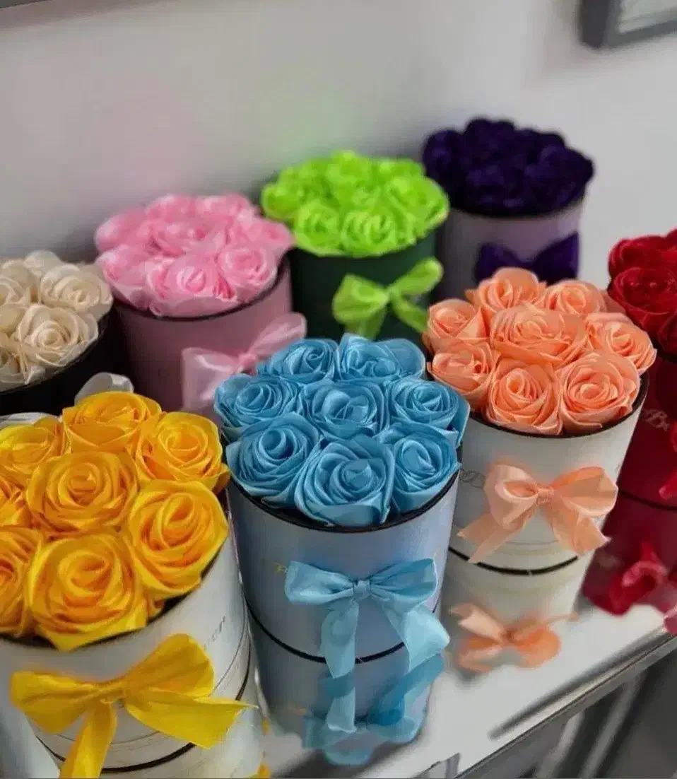 دسته گل و باکس رز روبانی|گل مصنوعی|کازرون, |دیوار