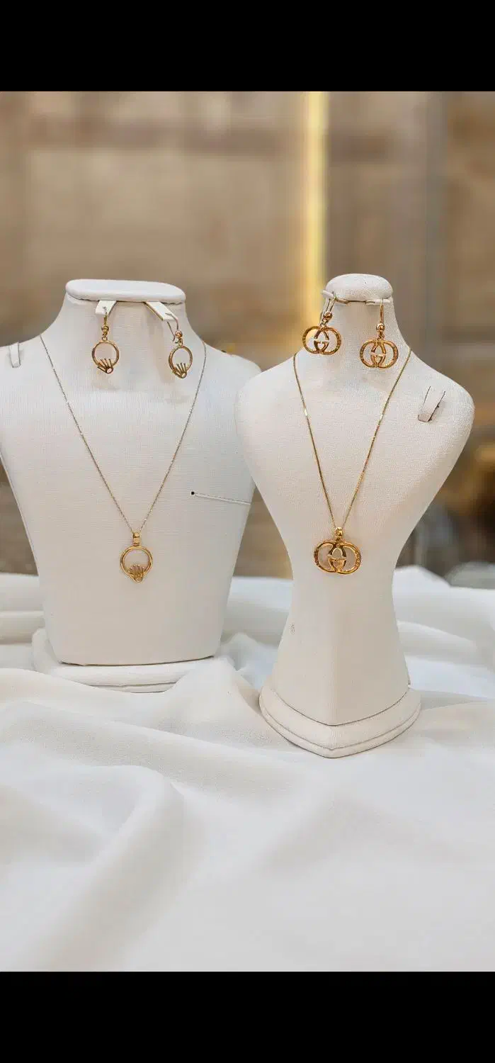 نیمست امگا|جواهرات|قم, امامزاده ابراهیم|دیوار