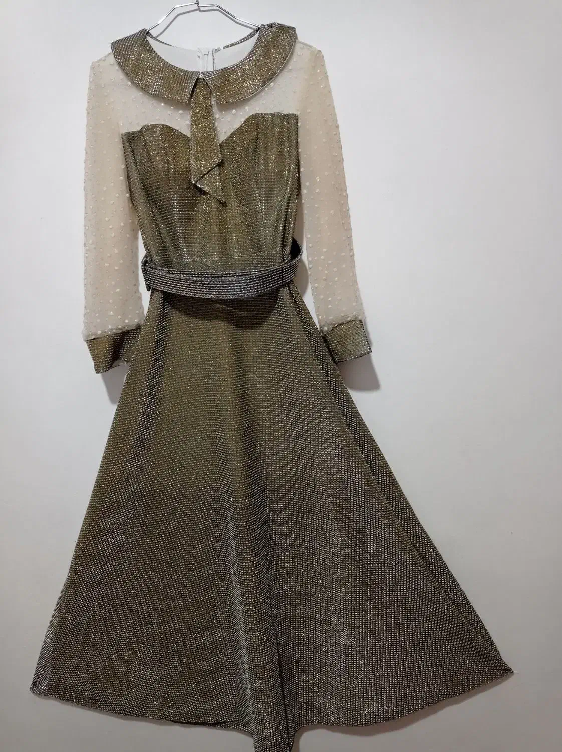 لباس مجلسی|لباس|رباطکریم, نصیرشهر|دیوار