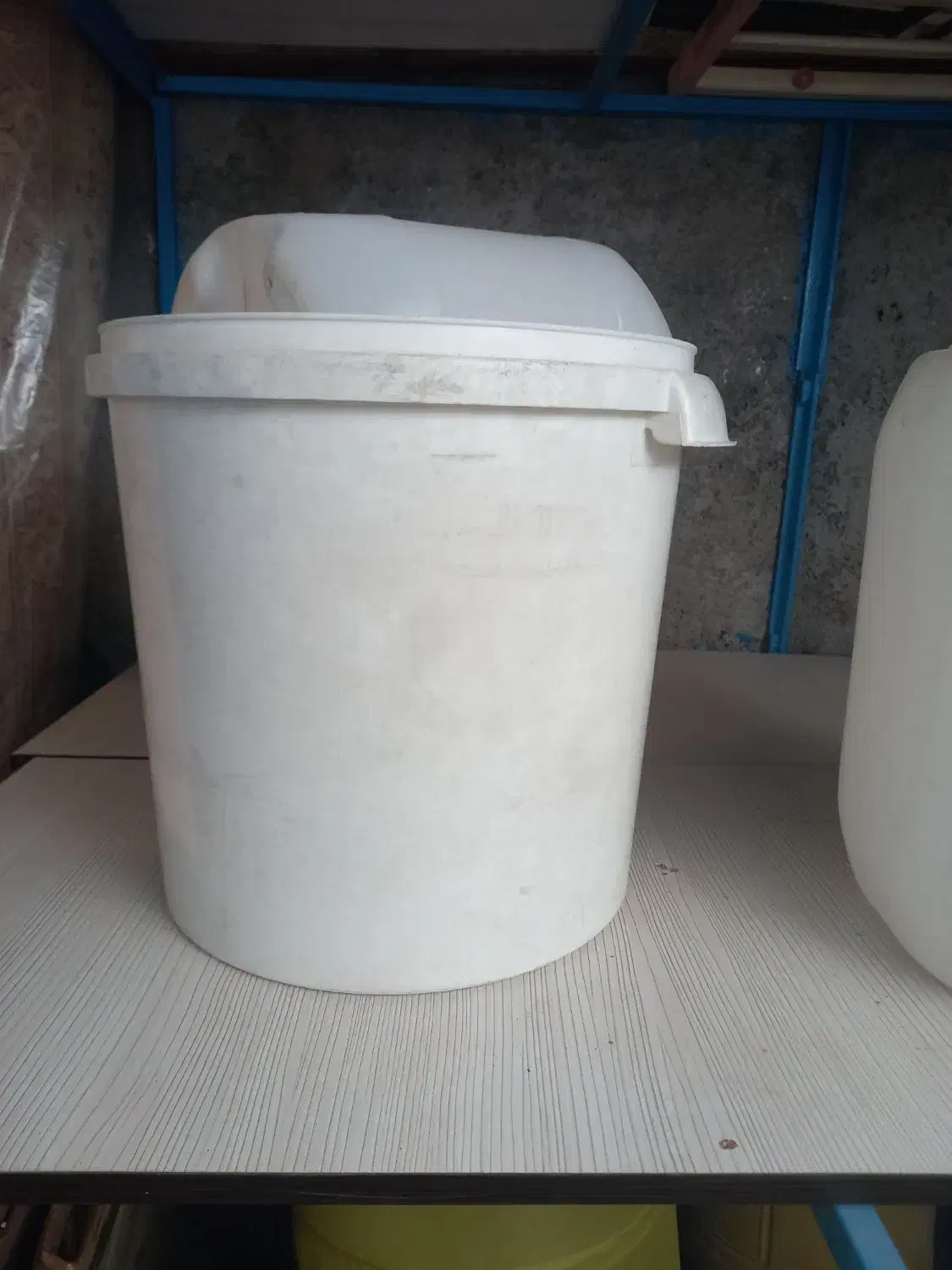 سطل‌های ۲۰ لیتری  پلاستیکی|لوازم نظافت|رباط‌کریم, رباط‌کریم|دیوار