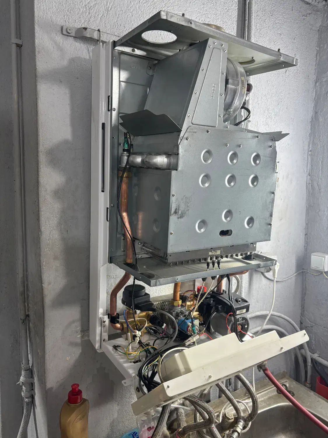 پکیج ۲۸۰۰۰|آبگرمکن، پکیج، شوفاژ|شیراز, فرهنگ شهر|دیوار