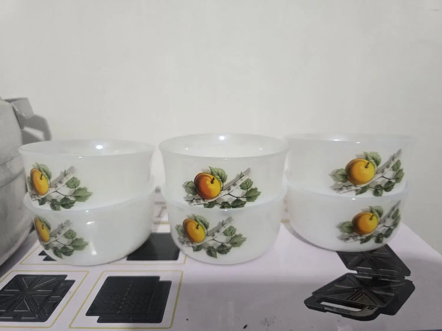 ترشی خوری گل میوه اصل اصل کاملا نو و کمیاب|ظروف سرو و پذیرایی|زرند, |دیوار