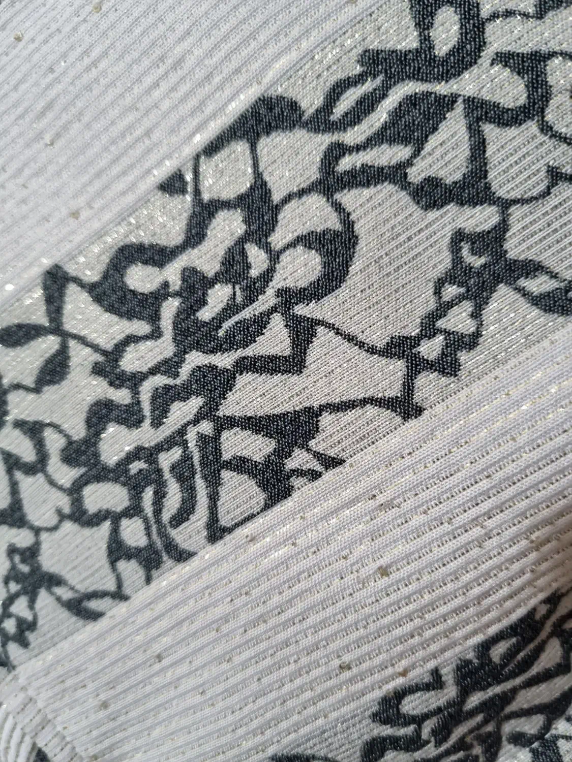 لباس|لباس|کرج, اخترآباد|دیوار