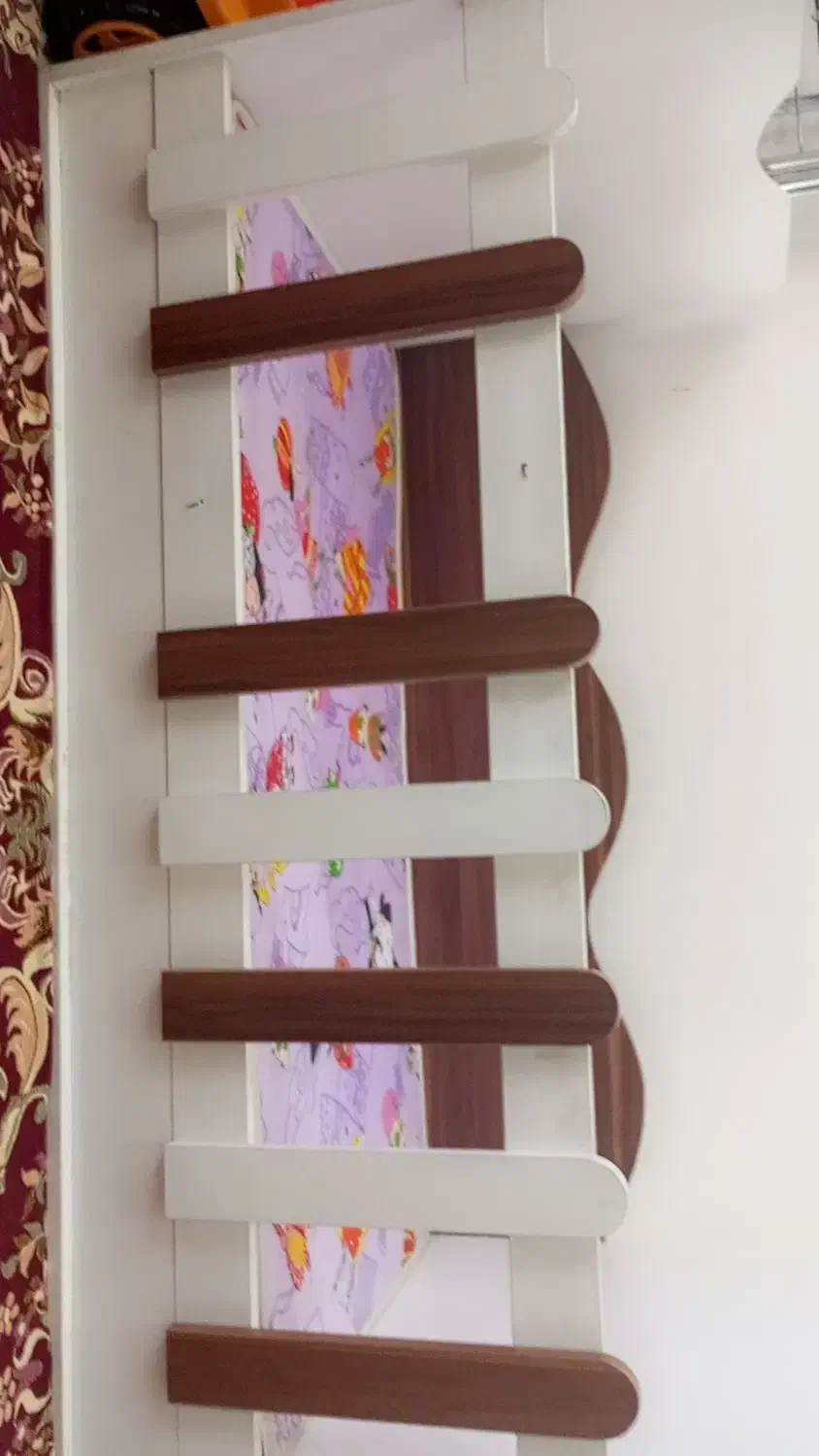 تخت کودک|تخت و صندلی بچه|سبزوار, کراب|دیوار