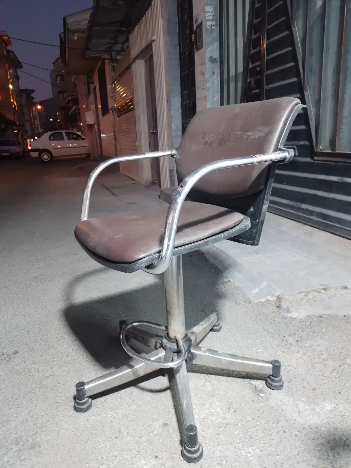 صندلی جکدار سالم|صندلی و نیمکت|رشت, باهنر|دیوار