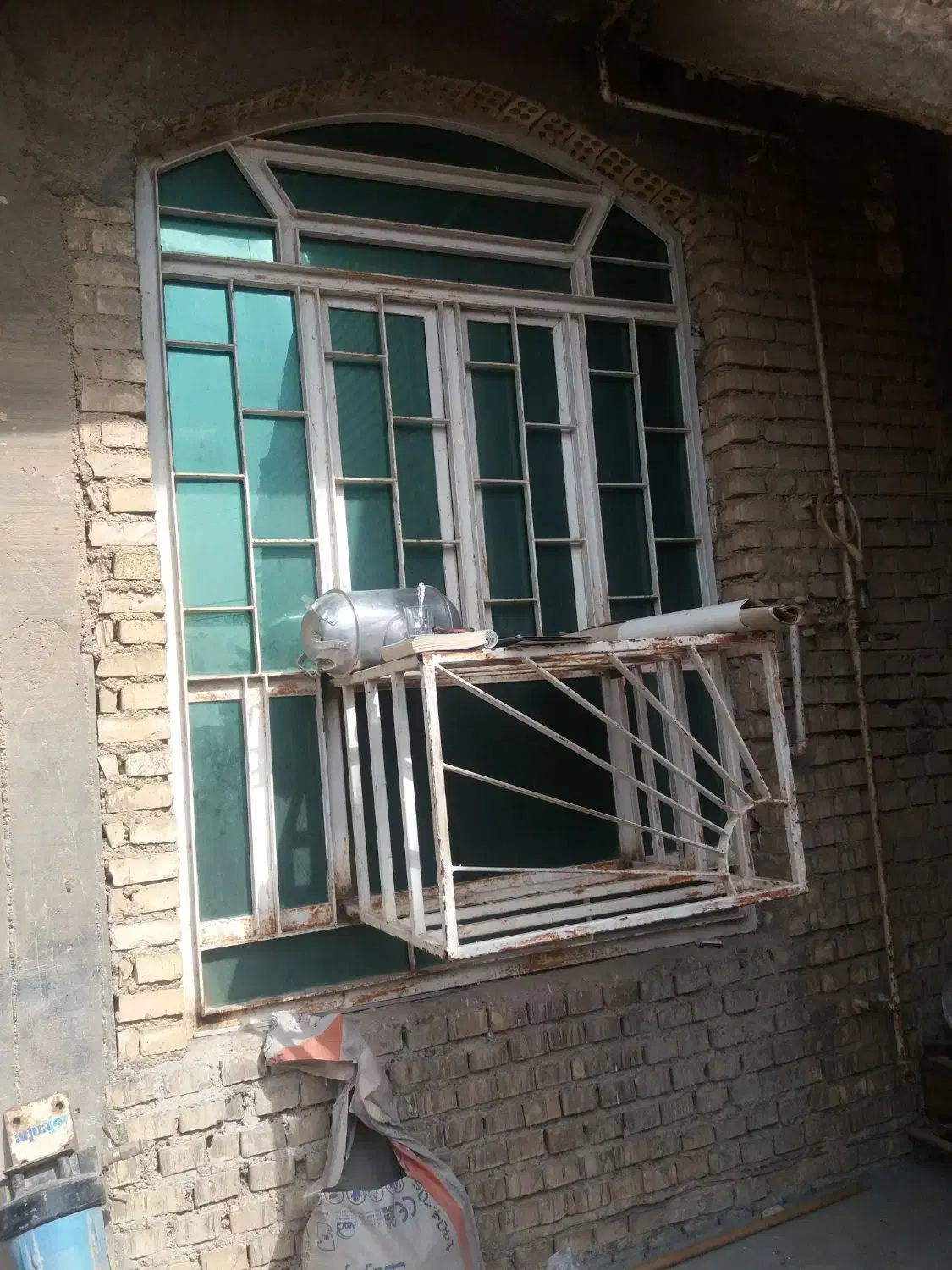 پنجره اهنی در حال وپذیرایی|حراج|بندر ماهشهر, |دیوار