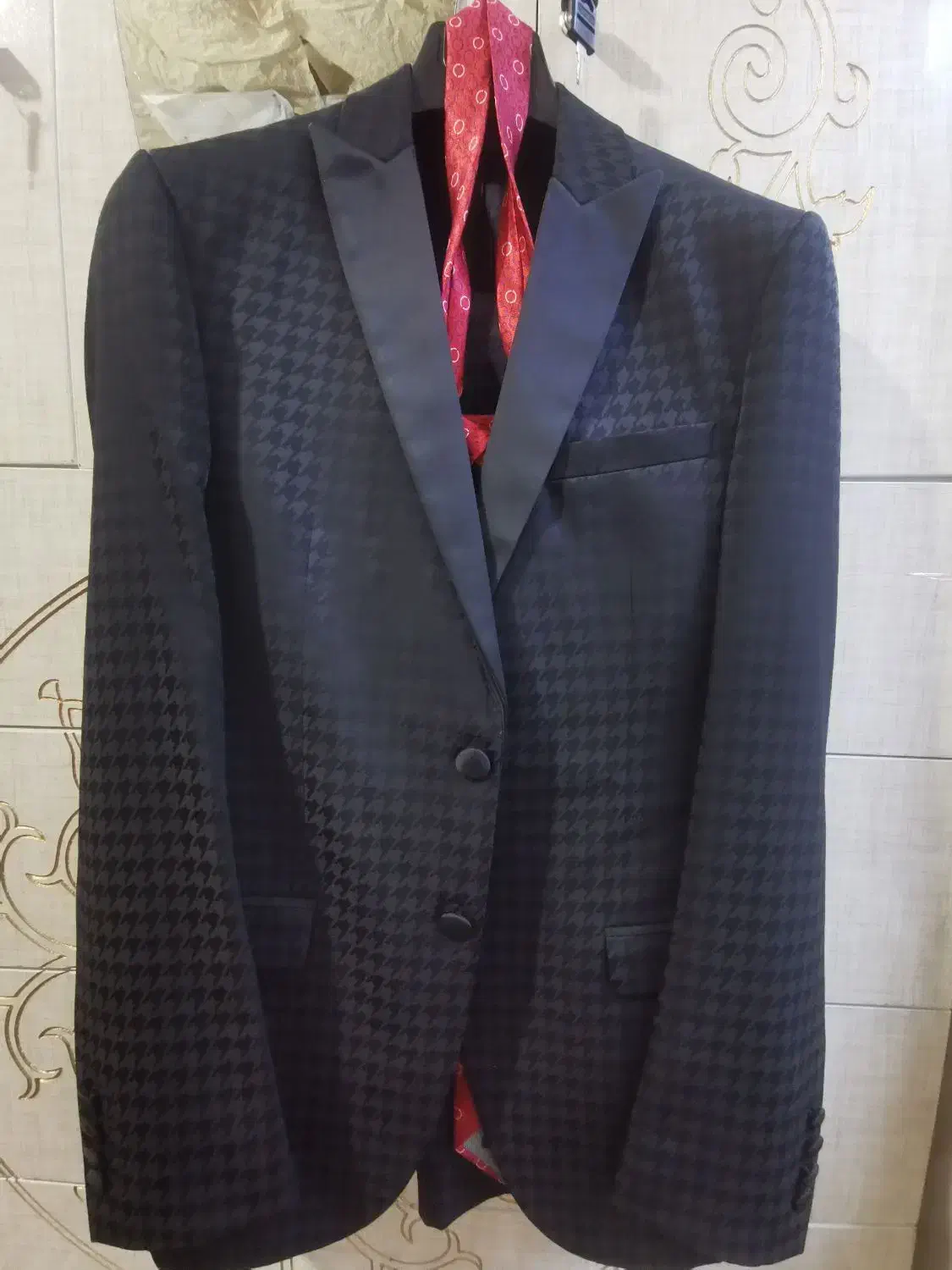 کت شلوار|لباس|بانه, |دیوار