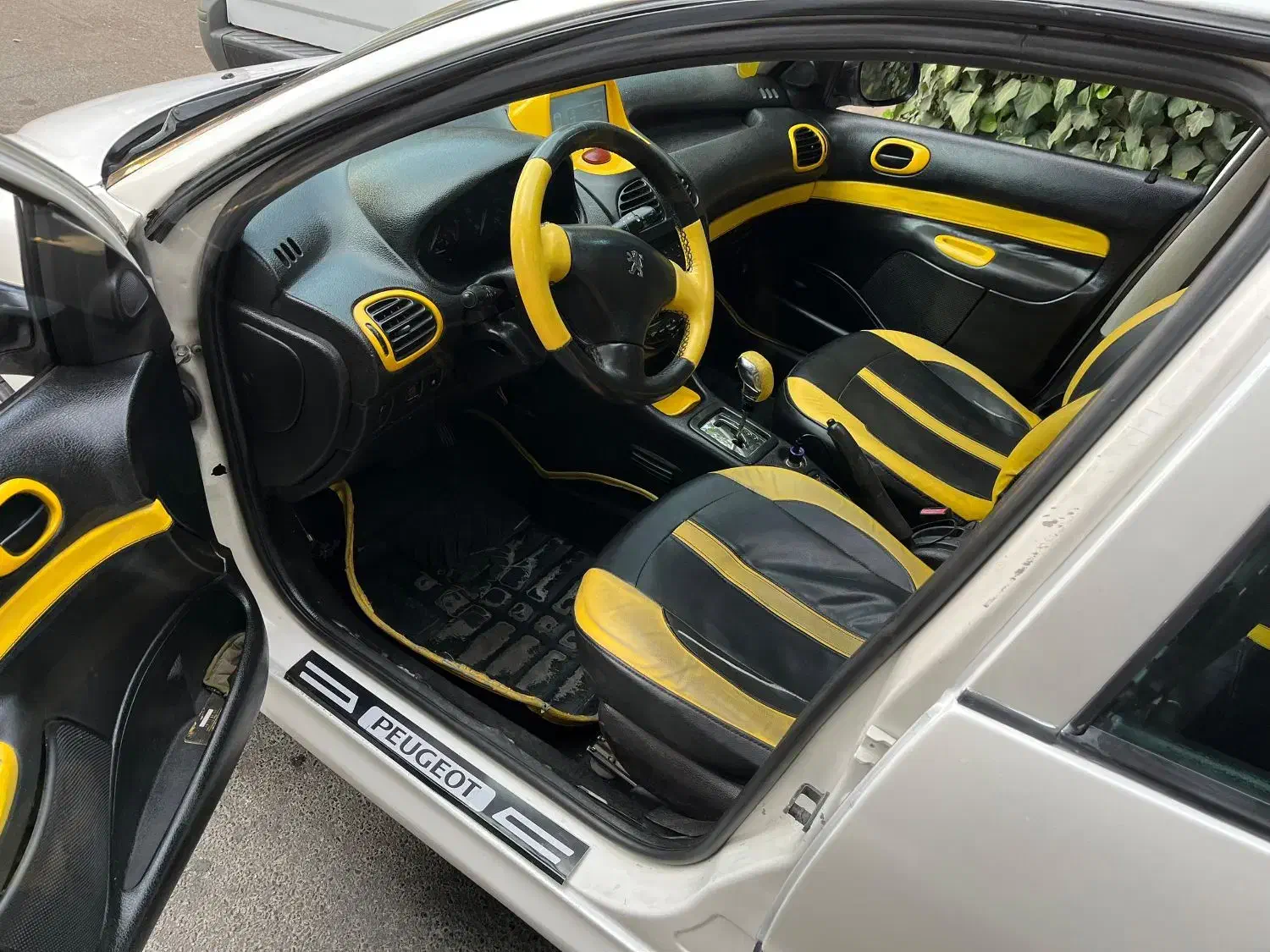 206 تیپ 6 مدل 84 سفید صدفی  در حد صفر|خودرو سواری و وانت|فردوسیه, |دیوار