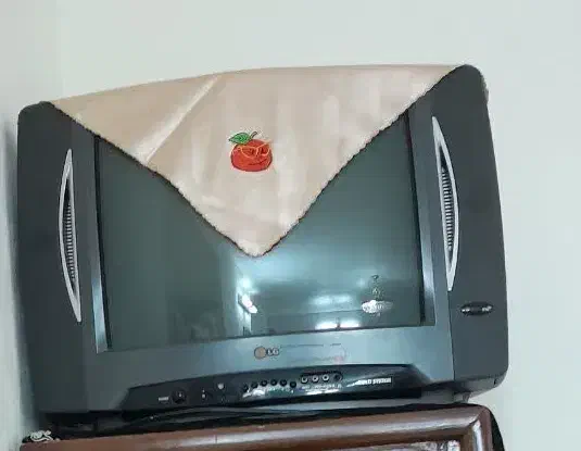 تلویزیون ۲۱ اینچ الجی رنگی|تلویزیون و پروژکتور|اصفهان, گرکان|دیوار