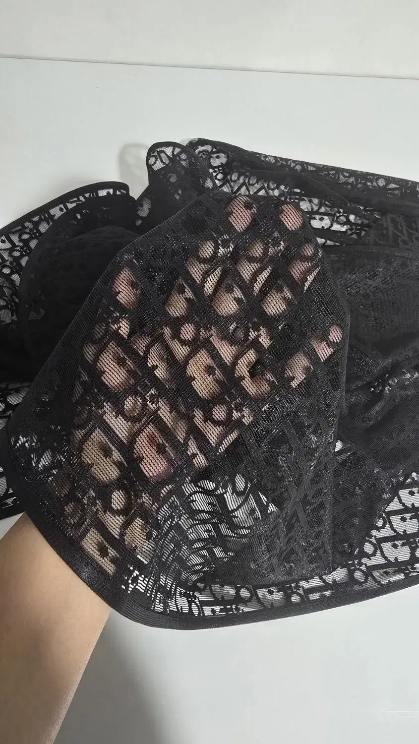 شال های برند|لباس|جم, |دیوار