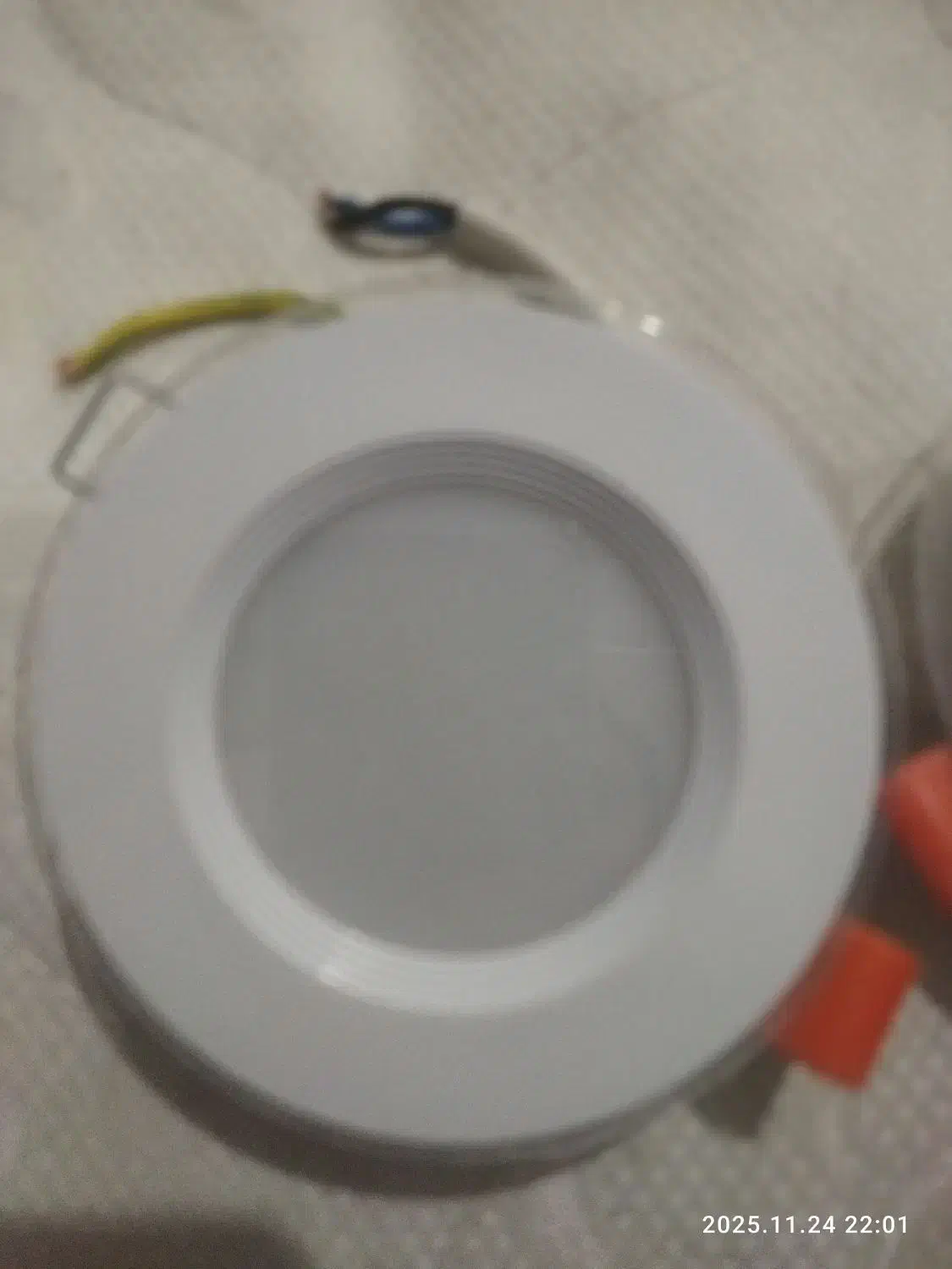 هالوژن سوخته  7 وات|لامپ و چراغ|اصفهان, باغ کاران|دیوار