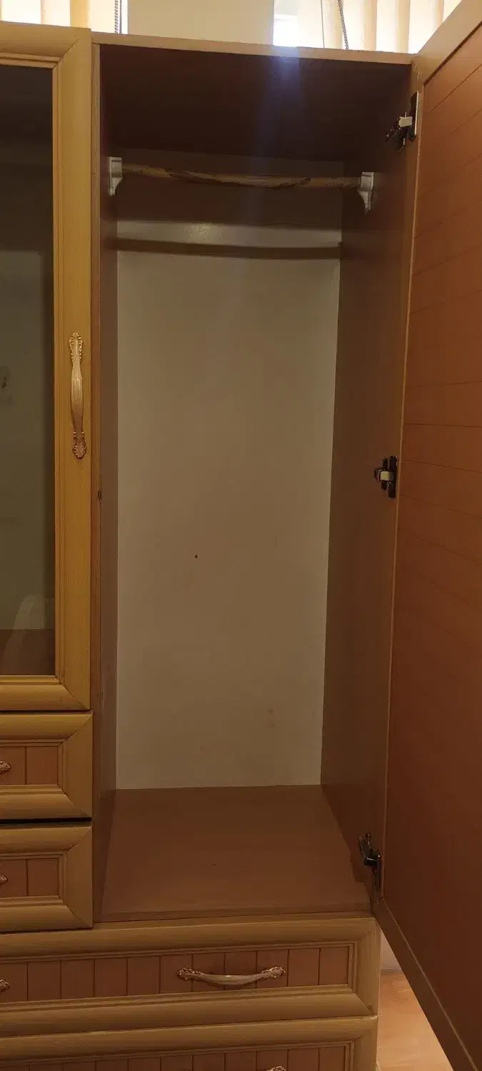 کمد چوب گردو در حد نوو.|جاکفشی، کمد، دراور|شیراز, شهرک امیر کبیر|دیوار