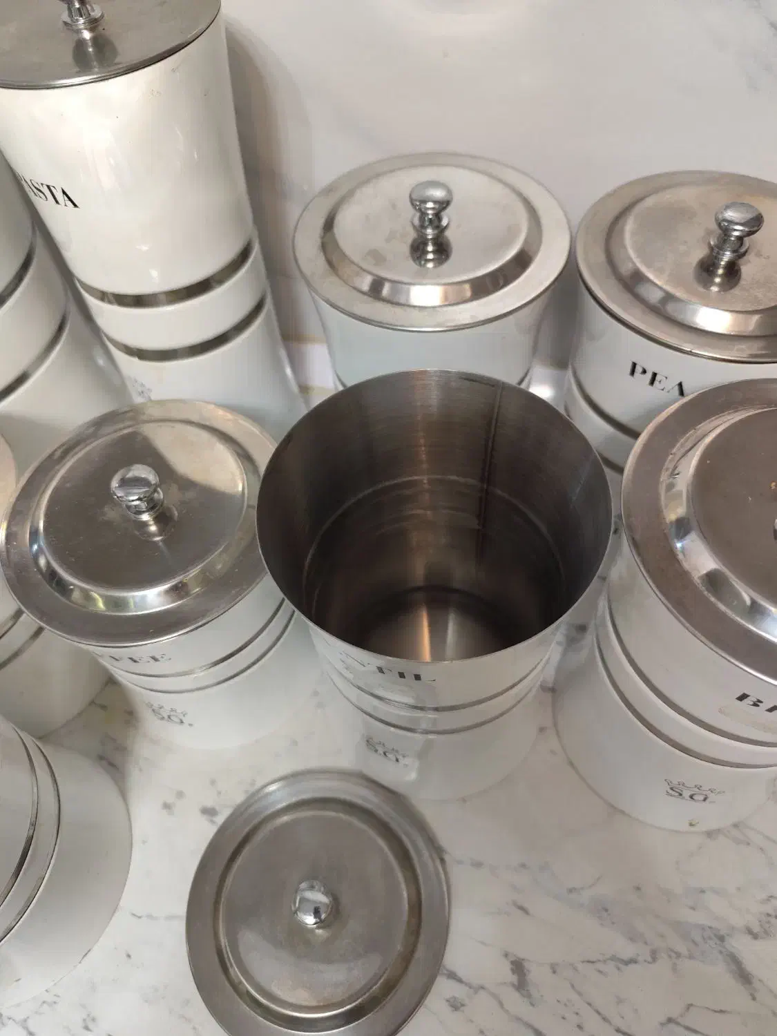 بانکه فلزی حبوبات|ظروف نگهدارنده، پلاستیکی، یک‌بارمصرف|لاهیجان, کوی خزر|دیوار