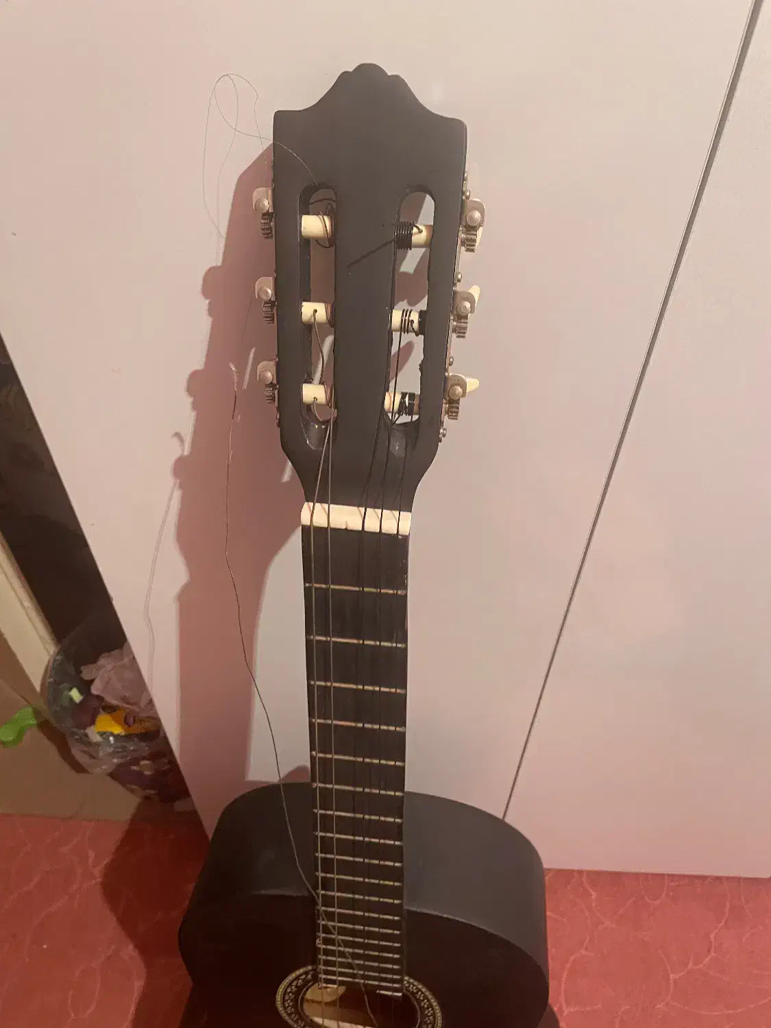 گیتار کلاسیک|گیتار، بیس، امپلیفایر|بومهن, |دیوار