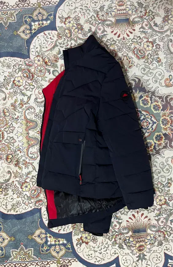 کاپشن|لباس|نکا, |دیوار