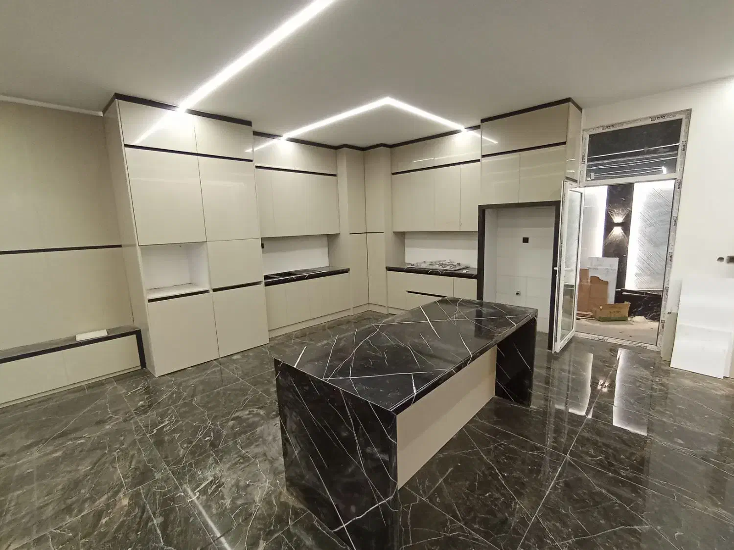 کابینت کمد|مصالح و تجهیزات ساختمان|اندیشه, اندیشه فاز ۱|دیوار