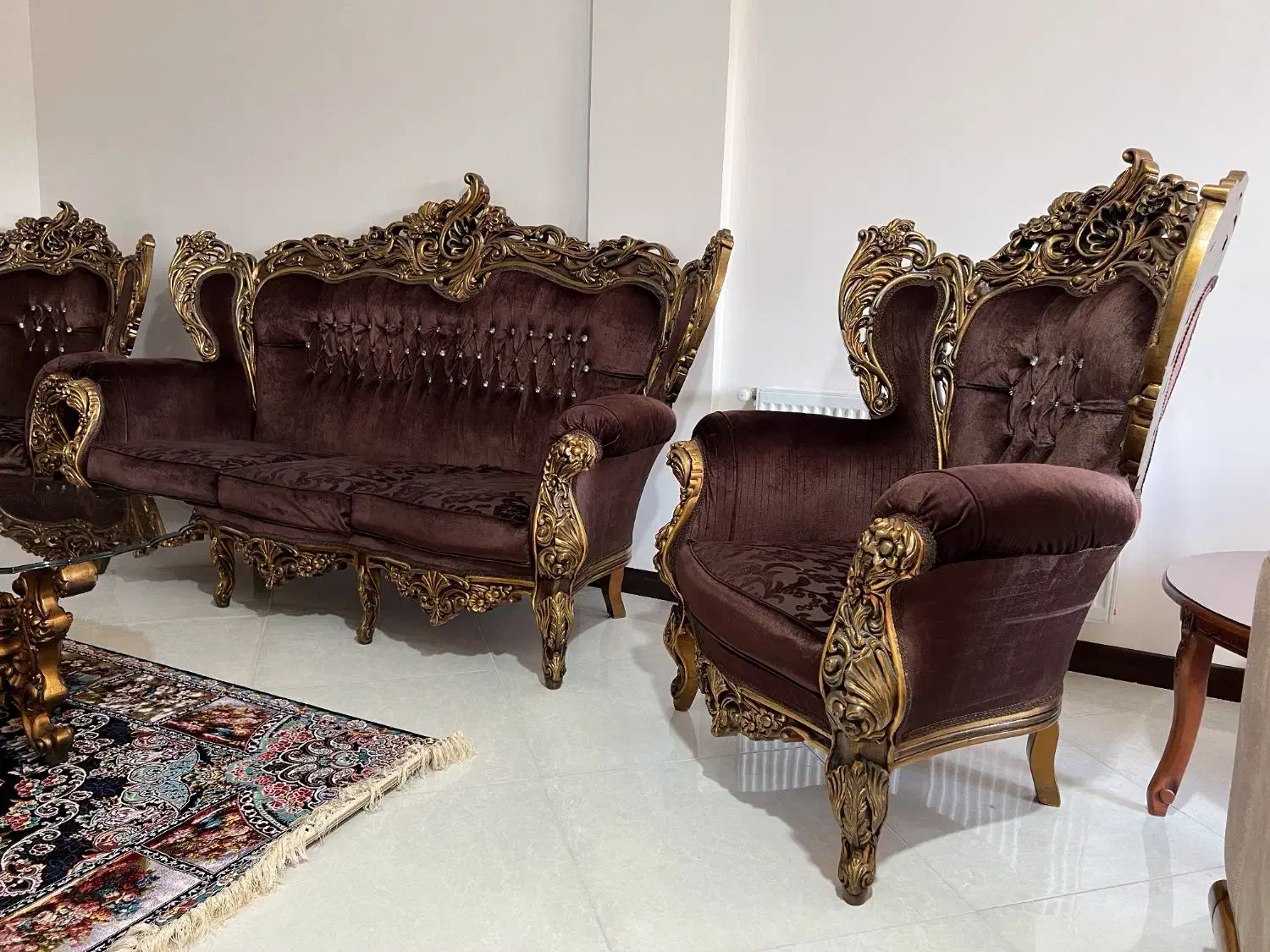 مبلمان ۷نفره سلطنتی همراه بایه میزوسط ودوعسلی|مبلمان خانگی و میز عسلی|فریدونکنار, |دیوار