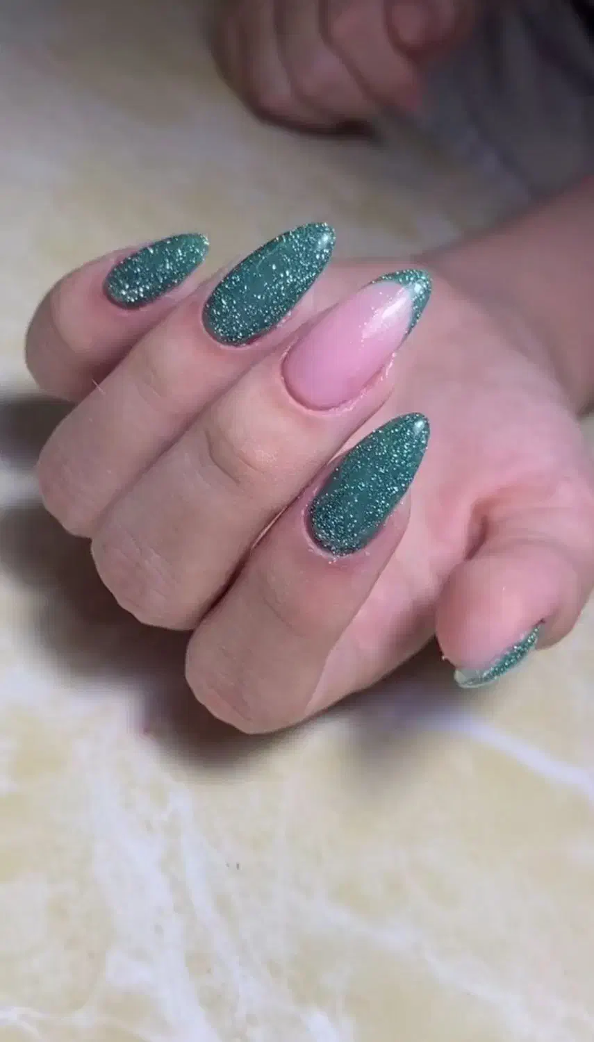 کاشت ناخن|خدمات آرایشگری و زیبایی|ماهدشت, |دیوار