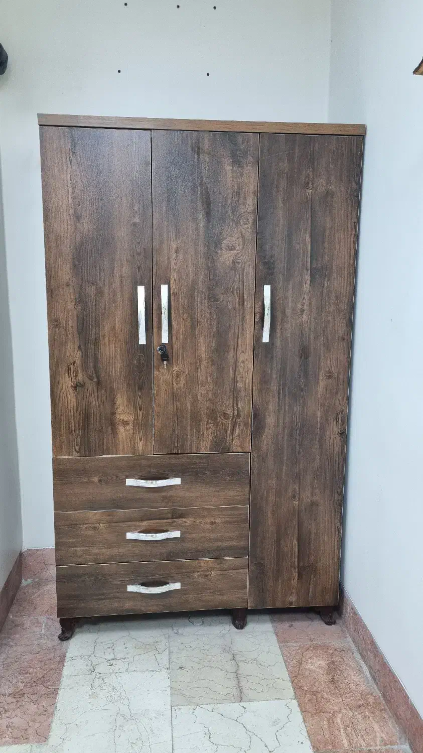 کمد جالباسی کشو دار|مبلمان خانگی و میز عسلی|بوشهر, |دیوار