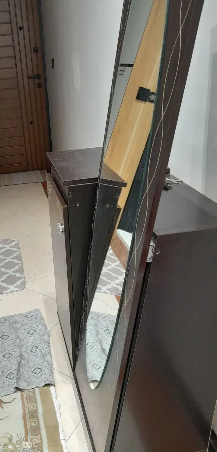 جاکفشی|جاکفشی، کمد، دراور|اندیشه, اندیشه فاز ۱|دیوار