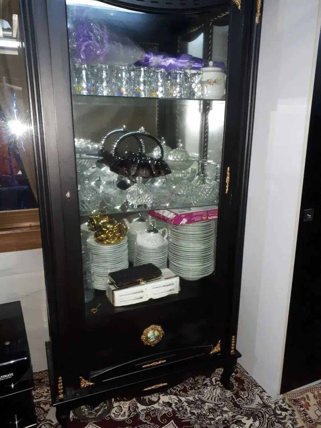 کمد شیشه ایی|بوفه، ویترین، کنسول|آستانه اشرفیه, |دیوار